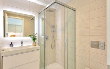 Property slide 18