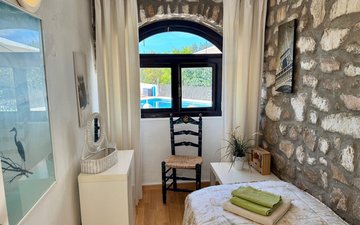 Property slide 24