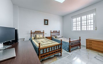Property slide 25