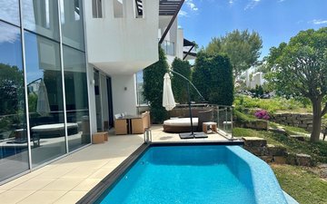 Property slide 20