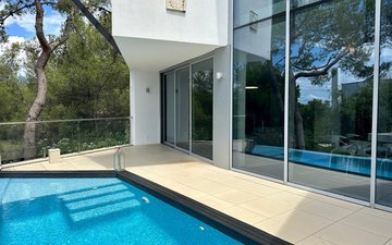 Property slide 22