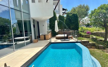 Property slide 25