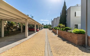 Property slide 64
