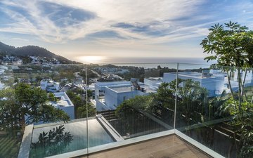 Property slide 18