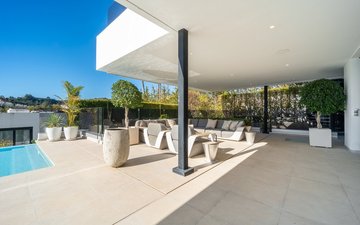 Property slide 61