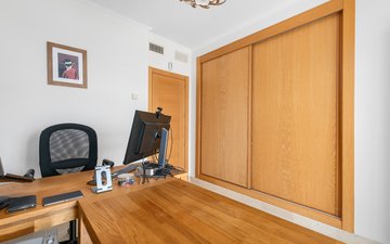 Property slide 32