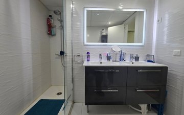 Property slide 17
