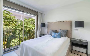 Property slide 25
