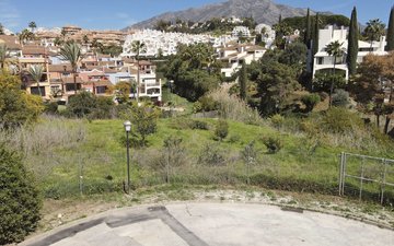 Property slide 10