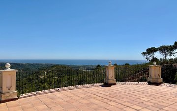 Property slide 17