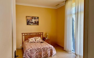 Property slide 38