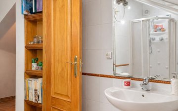 Property slide 24
