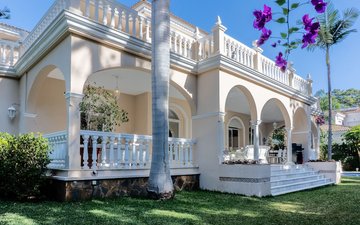 Property slide 10