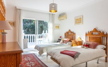 Property slide 25