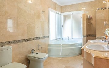 Property slide 32