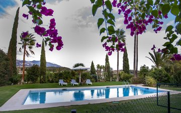 Property slide 123