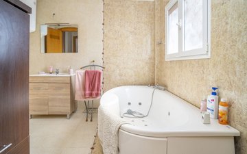 Property slide 30