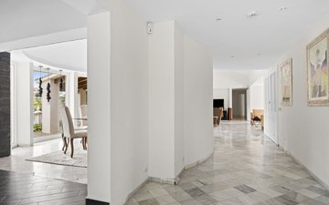 Property slide 10