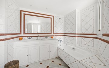 Property slide 14