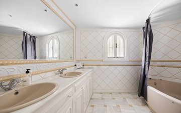 Property slide 18
