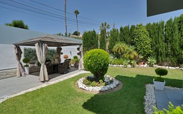 Property slide 52