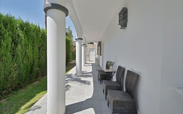 Property slide 60