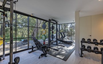 Property slide 32