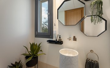 Property slide 18
