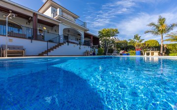 Property slide 60