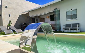 Property slide 32