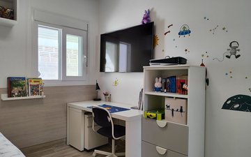 Property slide 75