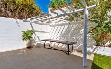 Property slide 44