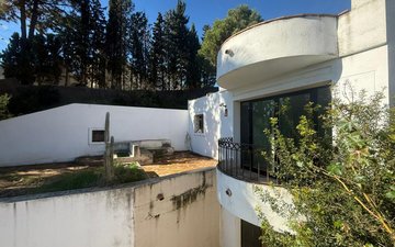 Property slide 10