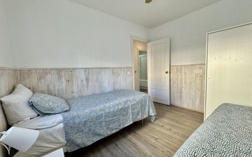 Property slide 25