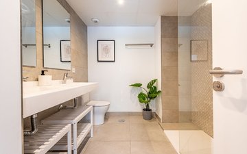 Property slide 18