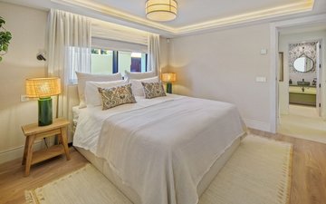 Property slide 32