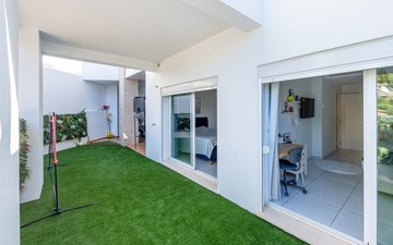 Property slide 32
