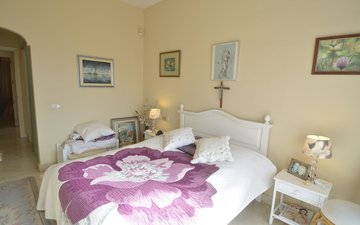 Property slide 10