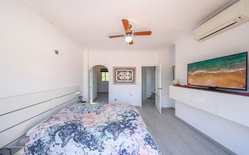 Property slide 20