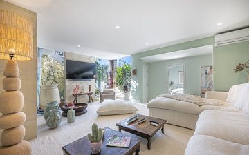 Property slide 32