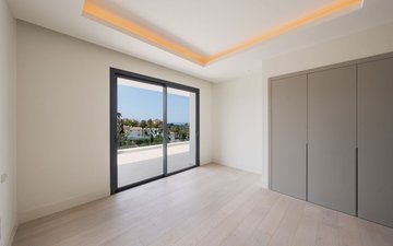 Property slide 22