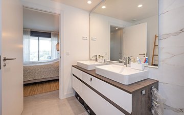 Property slide 32