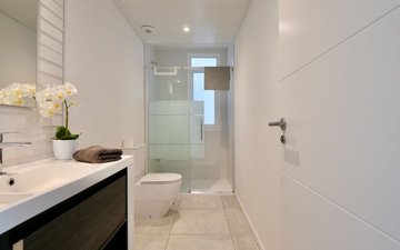 Property slide 32