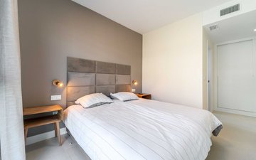 Property slide 32