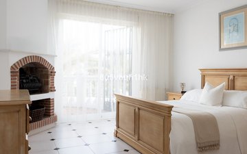 Property slide 25