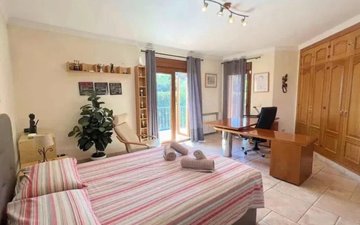 Property slide 10