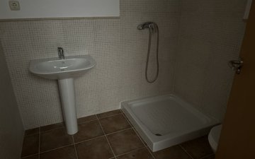 Property slide 75