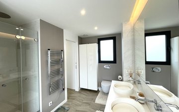 Property slide 22
