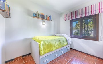 Property slide 16