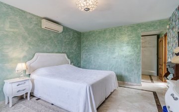 Property slide 18